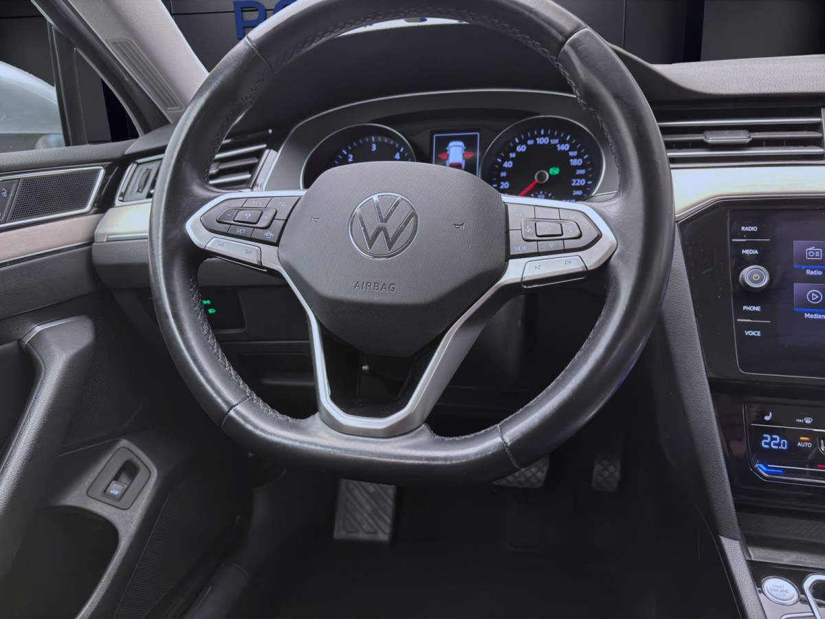 Thumb 11: Volkswagen Passat Variant 2.0 TDI DSG ELEGANCE AHK KAMERA NAVI IQ.LIGHT