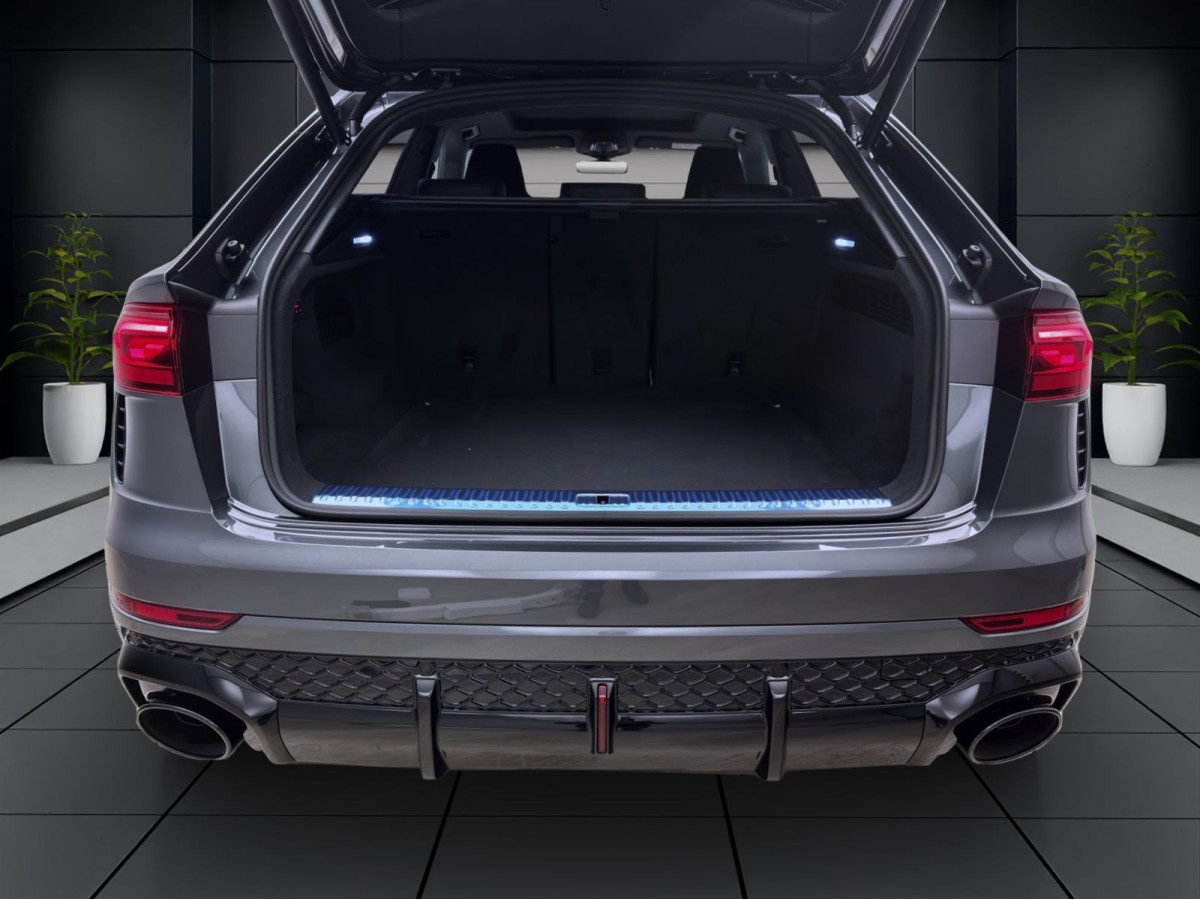 Thumb 3: Audi RS Q8 SUV PERFORMANCE AHK B&O LM23 PANO HUD WR23