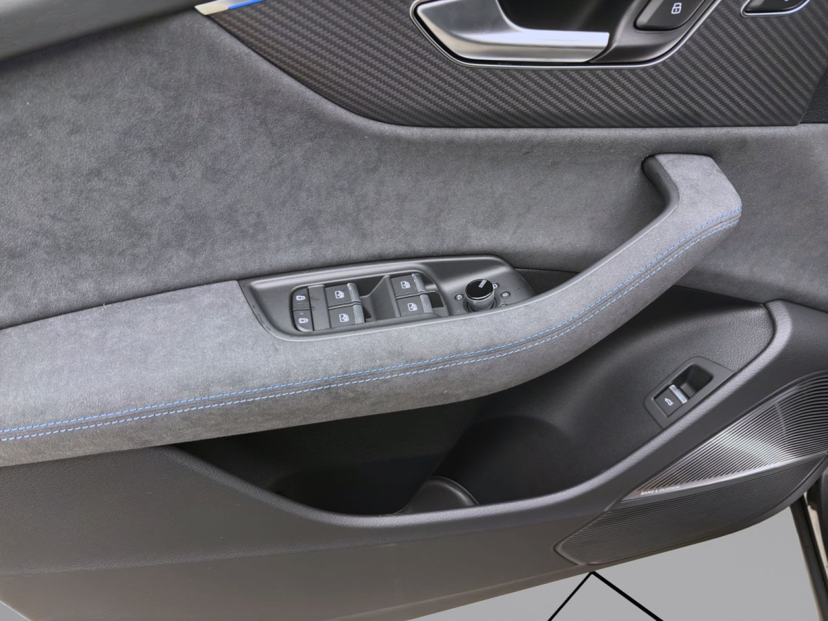 Thumb 9: Audi RS Q8 SUV PERFORMANCE AHK B&O LM23 PANO HUD WR23