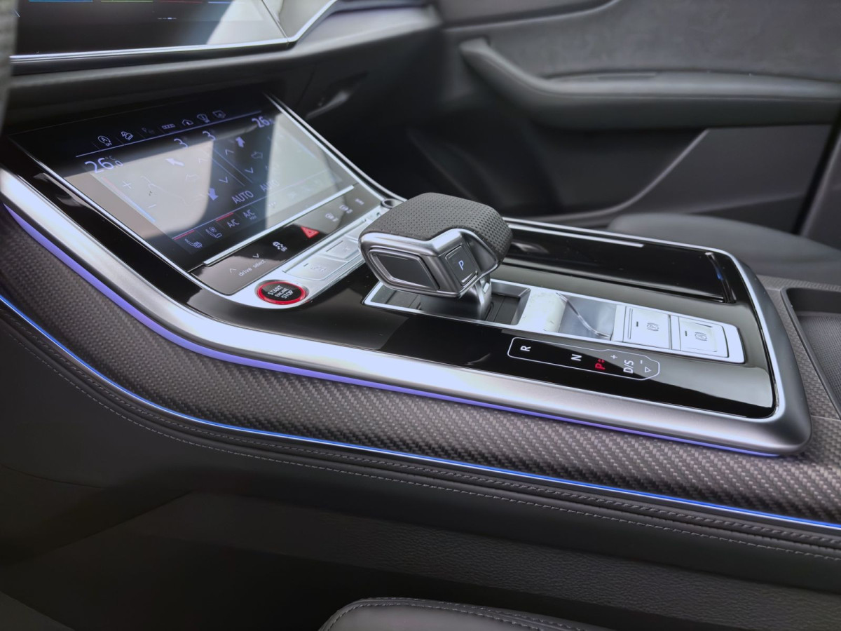 Thumb 13: Audi RS Q8 SUV PERFORMANCE AHK B&O LM23 PANO HUD WR23