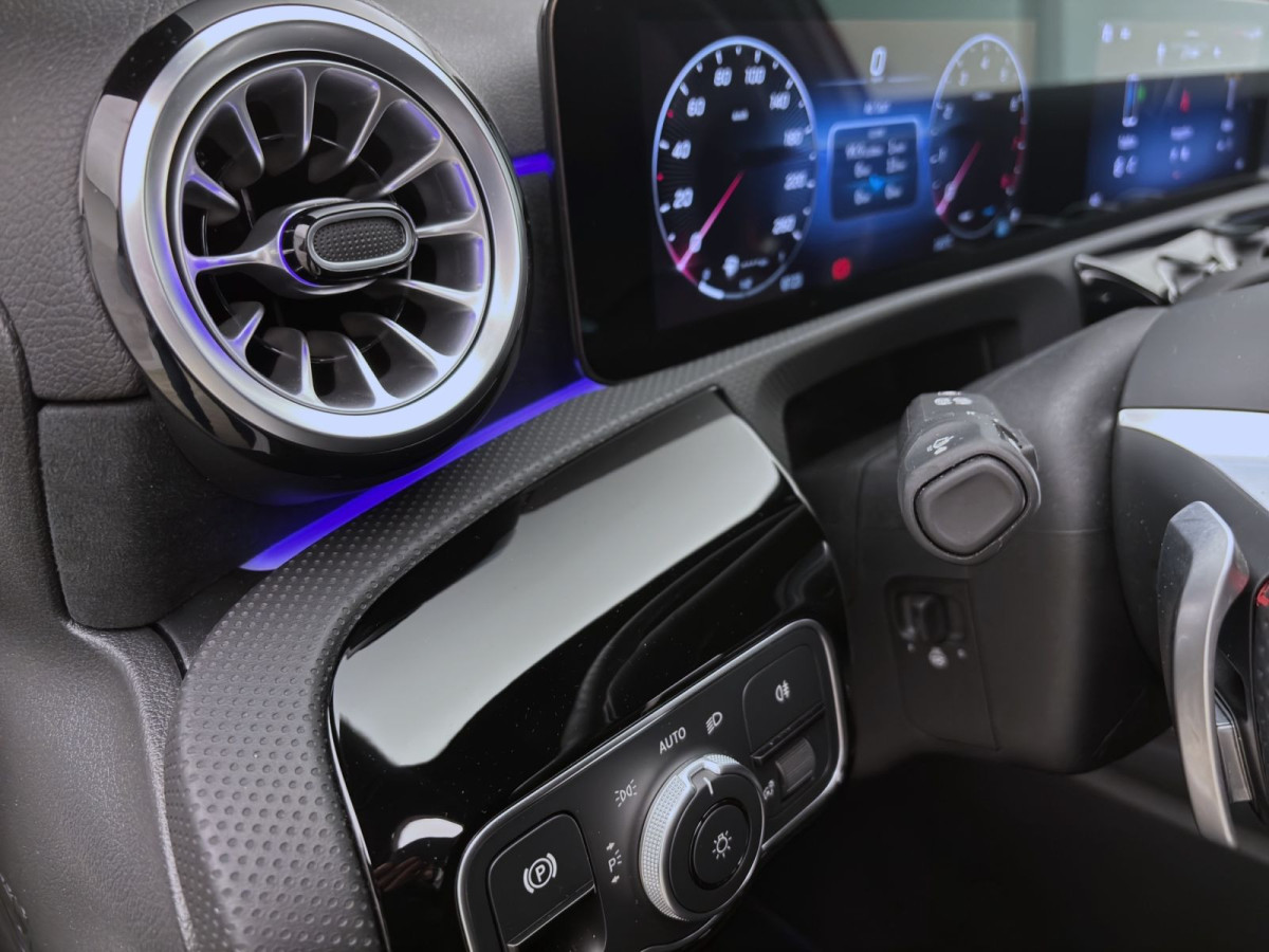 Thumb 18: Mercedes-Benz A 250 AMG LINE KAMERA NAVI SITZHZG KLIMA