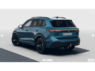 Fahrzeugbild eines Volkswagen Tiguan in blau.