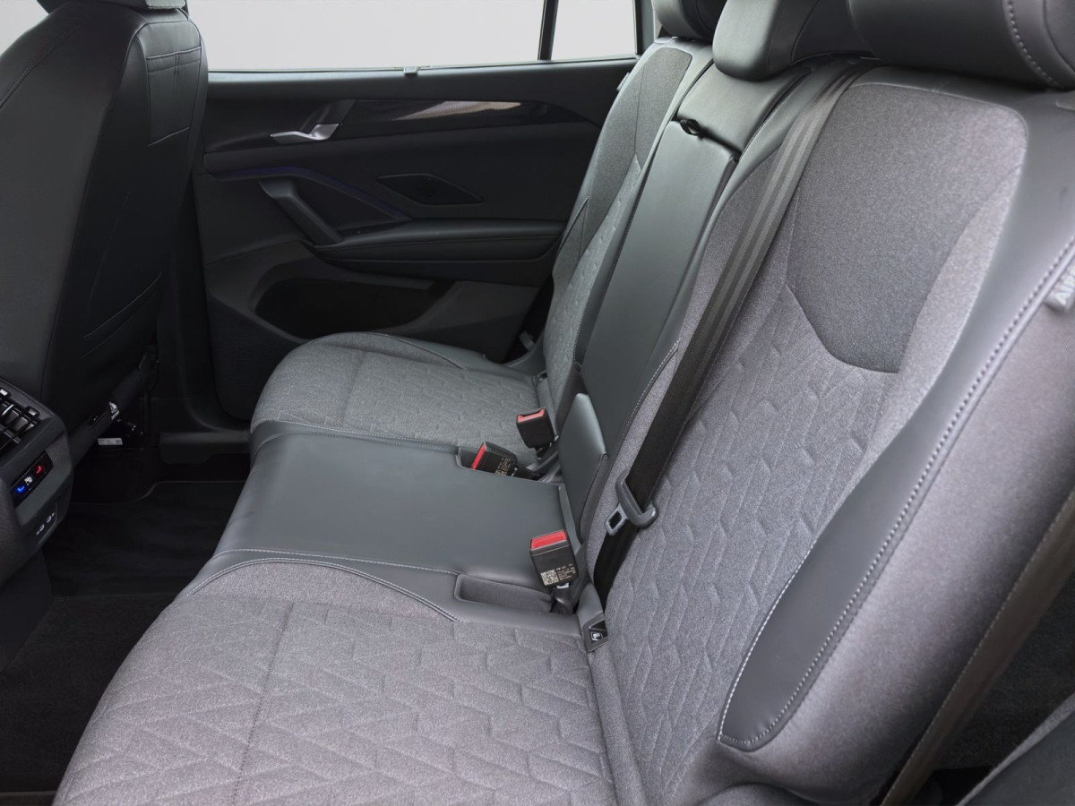 Thumb 14: Volkswagen Tayron 1.5 eTSI DSG LIFE NAVI AHK SHZG PDC