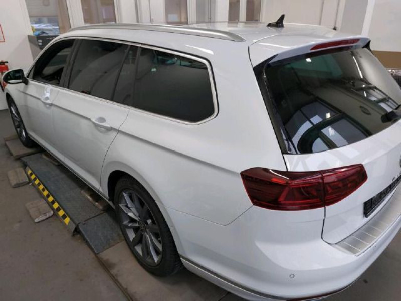 Bild 1: Volkswagen Passat Variant 2.0 TDI DSG ELEGANCE PANO STDHZG AHK NAVI