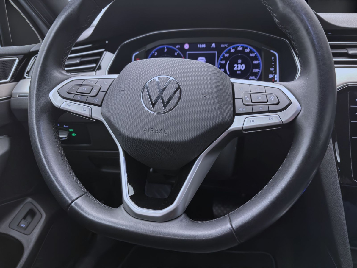 Thumb 11: Volkswagen Passat Variant 2.0 TDI DSG ELEGANCE PANO STDHZG AHK NAVI