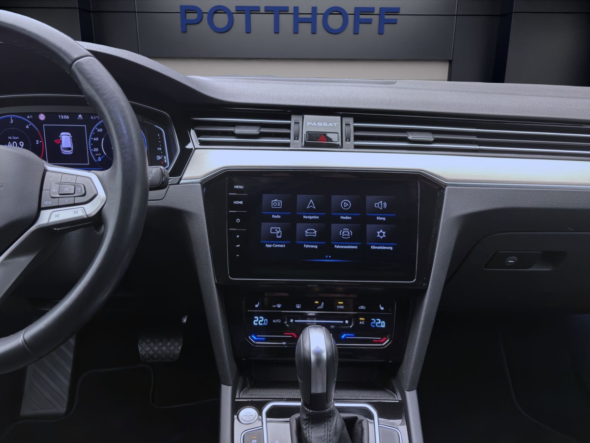 Thumb 13: Volkswagen Passat Variant 2.0 TDI DSG ELEGANCE PANO STDHZG AHK NAVI
