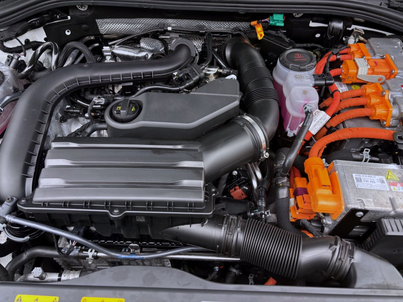 Bild 17: Volkswagen Passat Variant 1.5 TSI eHybrid DSG BUSINESS AHK NAVI KAMERA HuD