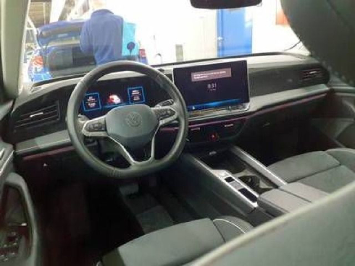Thumb 2: Volkswagen Passat Variant 1.5 TSI eHybrid DSG BUSINESS AHK NAVI KAMERA HuD