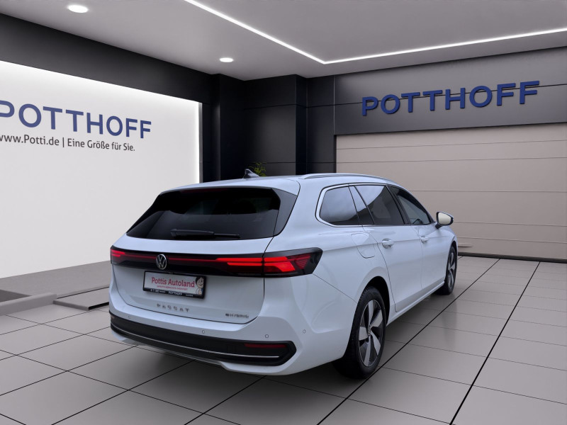 Bild 4: Volkswagen Passat Variant 1.5 TSI eHybrid DSG BUSINESS AHK KAMERA NAVI PDC