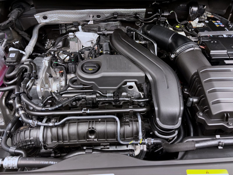 Bild 16: Volkswagen Tiguan 1.5 eTSI DSG R-LINE IQ.LIGHT NAVI KAMERA SITZHZG