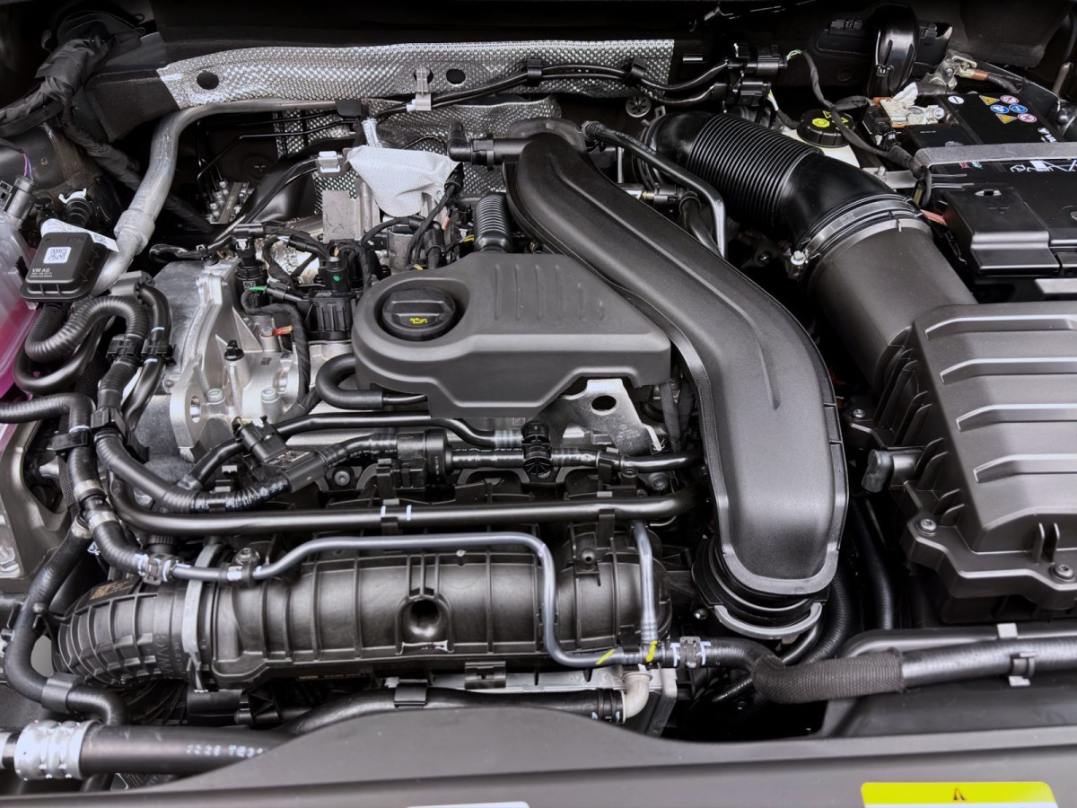 Thumb 16: Volkswagen Tiguan 1.5 eTSI DSG R-LINE IQ.LIGHT NAVI KAMERA SITZHZG