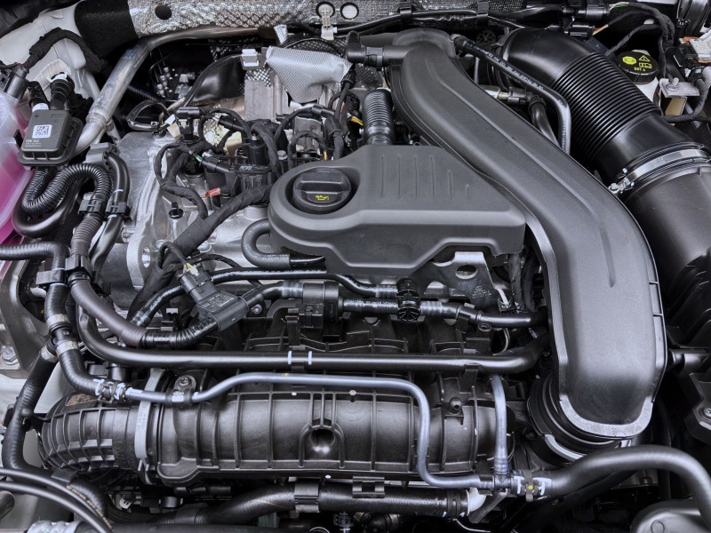 Bild 17: Volkswagen T-Roc 1.5 eTSI DSG LIFE AHK KAMERA PDC ACC