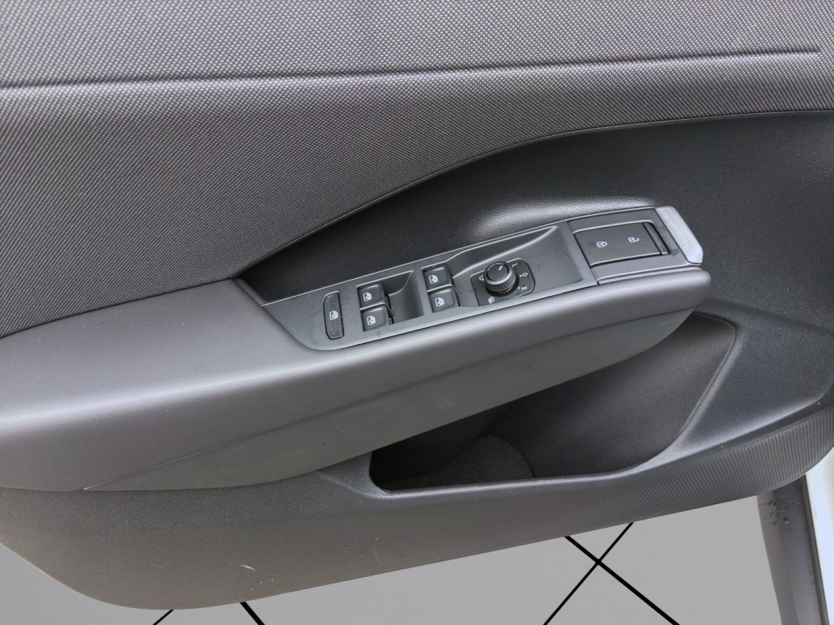 Thumb 9: Volkswagen T-Roc 1.5 eTSI DSG LIFE AHK KAMERA PDC ACC