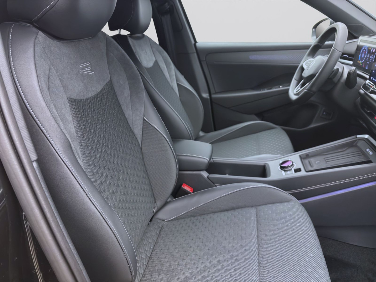 Thumb 15: Volkswagen T-Roc 1.5 eTSI DSG R-LINE AHK IQ.LIGHT NAVI HuD