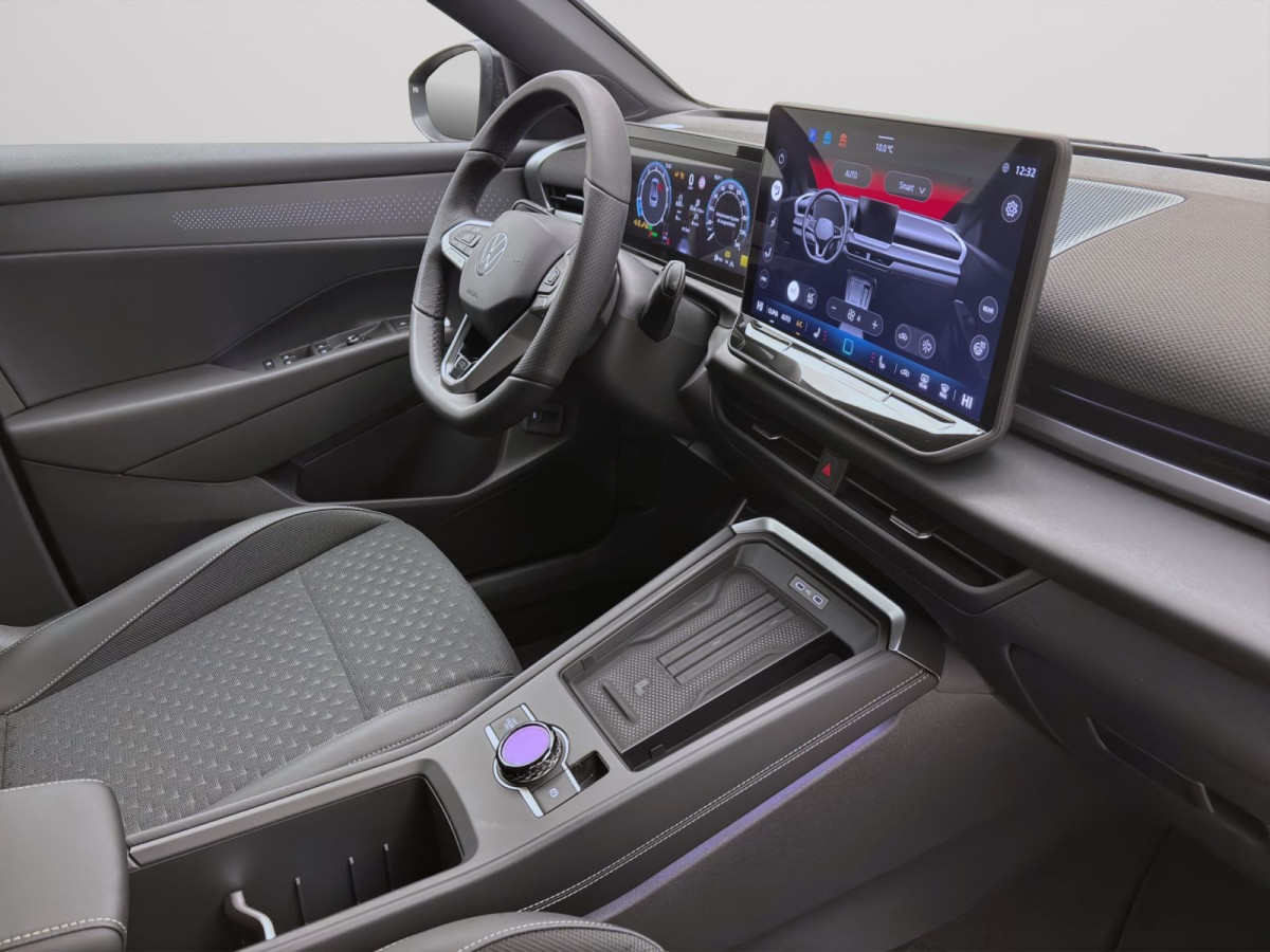 Thumb 16: Volkswagen T-Roc 1.5 eTSI DSG R-LINE AHK IQ.LIGHT NAVI HuD