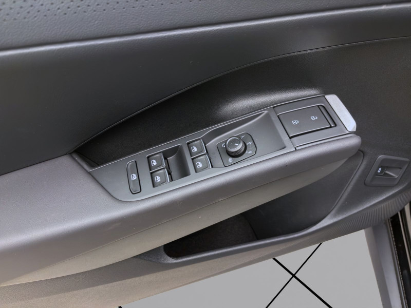 Bild 9: Volkswagen T-Roc 1.5 eTSI DSG R-LINE AHK IQ.LIGHT NAVI HuD