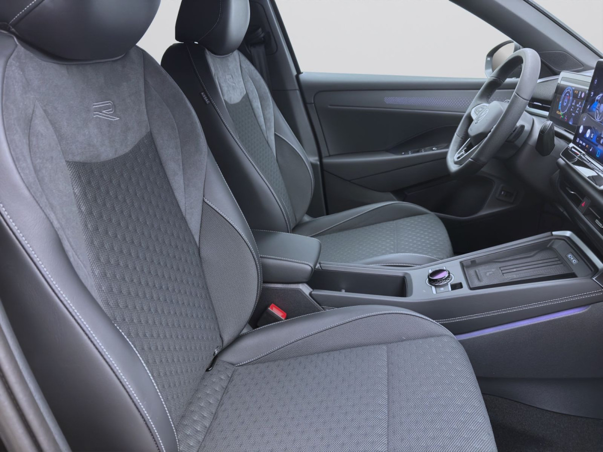 Thumb 15: Volkswagen T-Roc 1.5 eTSI DSG R-LINE AHK IQ.LIGHT NAVI HuD