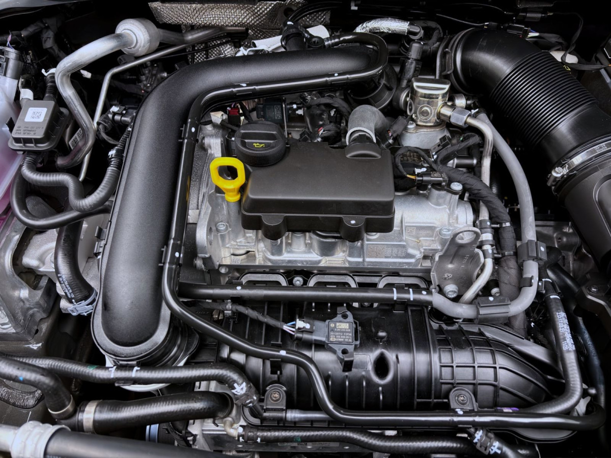 Thumb 17: Volkswagen T-Cross 1.0 TSI DSG ENERGY AHK KAMERA NAVI PDC