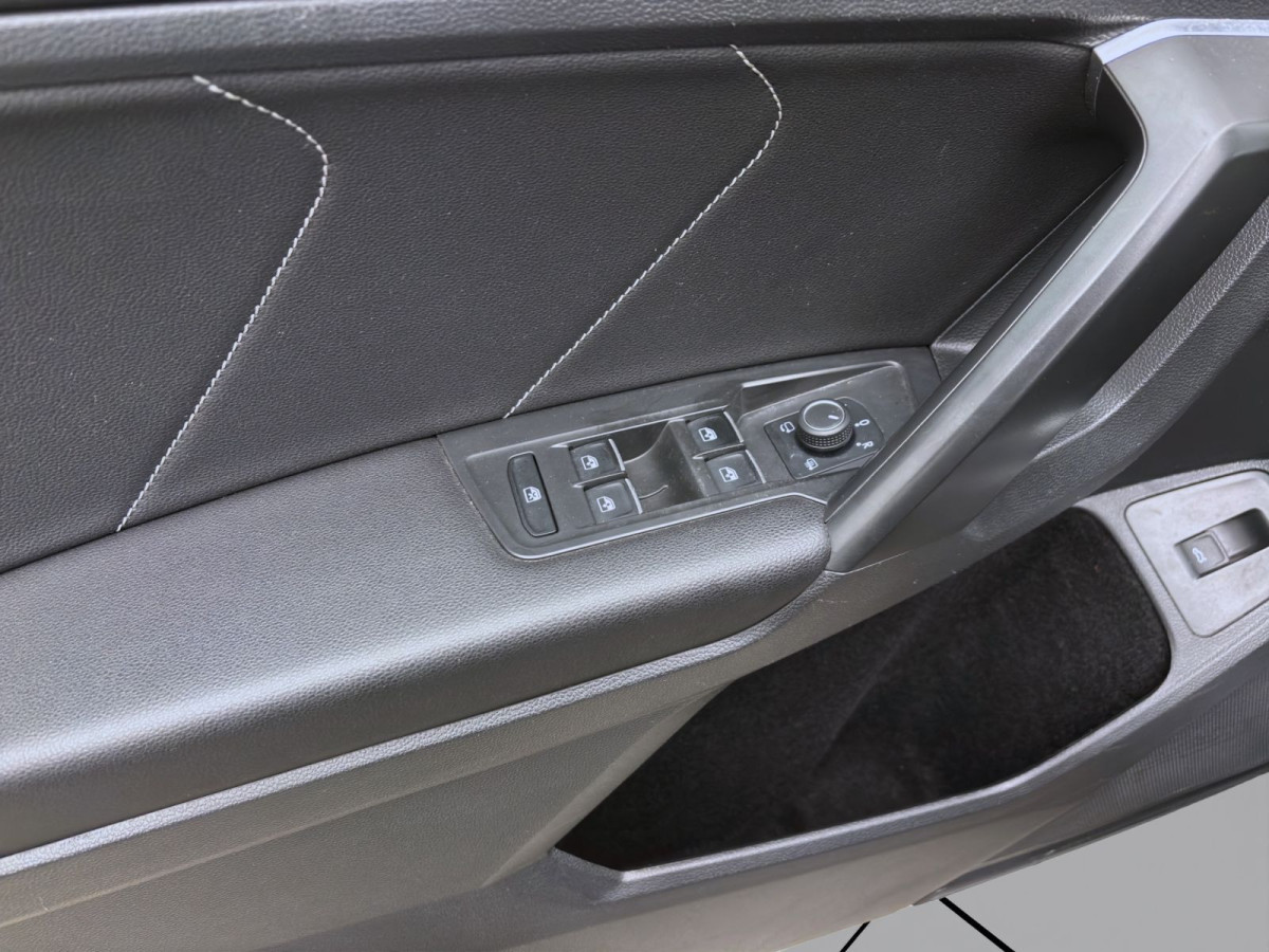 Thumb 8: Volkswagen Tiguan Allspace 2.0 TDI DSG 4M R-LINE STDHZG KAMERA NAVI