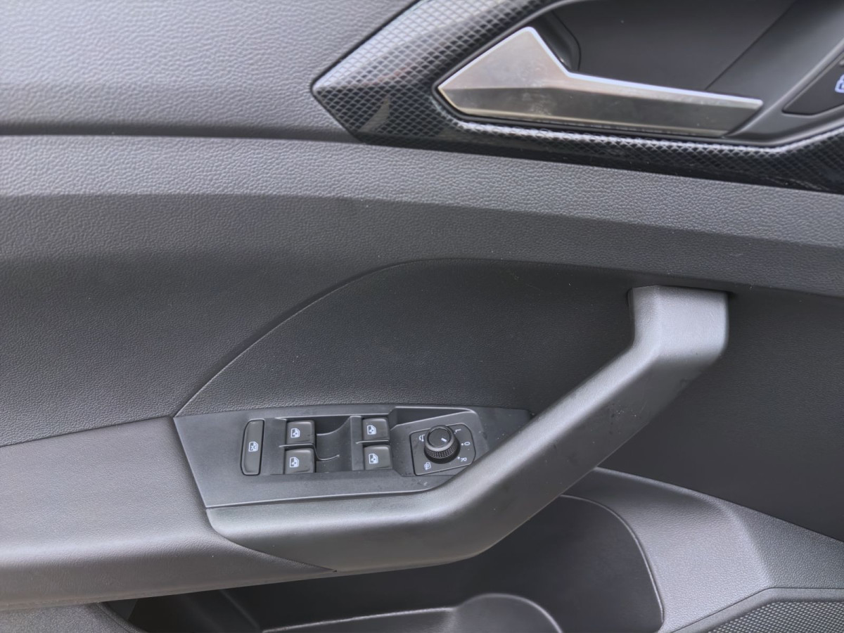 Thumb 9: Volkswagen T-Cross 1.0 TSI DSG LIFE AHK KAMERA KLIMA SHZG