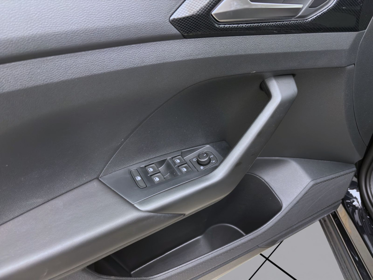 Thumb 9: Volkswagen T-Cross 1.0 TSI DSG LIFE KAMERA ACC KLIMA AHK