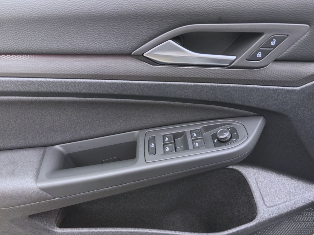 Thumb 9: Volkswagen Golf GTI CLUBSPORT45 NAVI SITZHZG IQ.LIGHT ACC