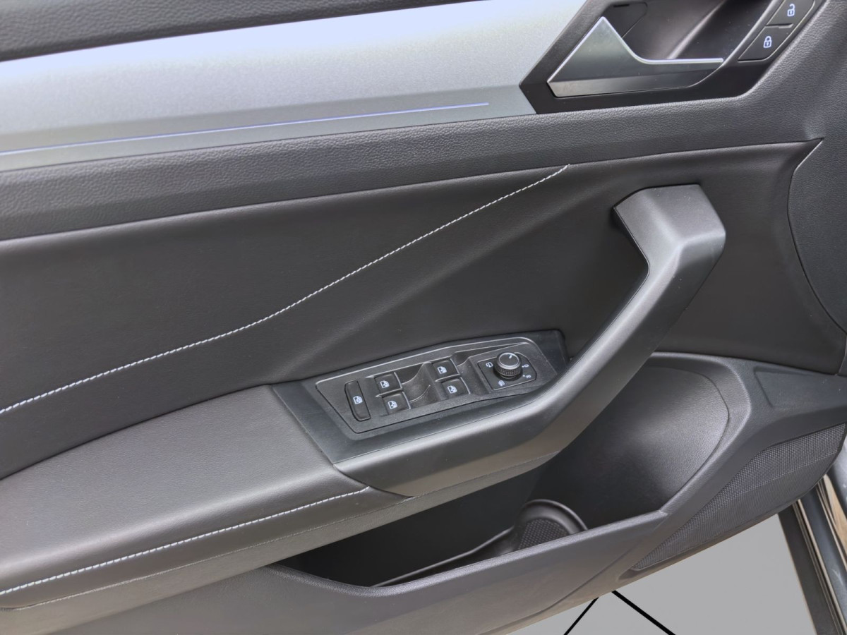 Thumb 9: Volkswagen T-Roc 1.0 TSI GOAL NAVI KLIMA PDC SHZG