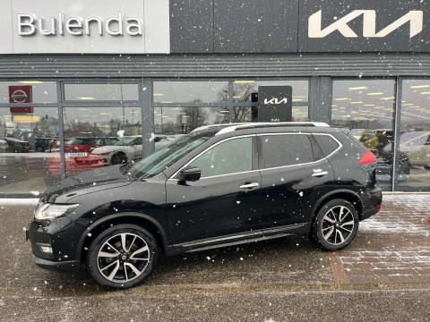 Automodell: X-Trail in der Farbe schwarz