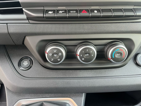 Ansicht 13 - Neuwagen Fahrzeug, Modell Primastar der Marke Nissan von Verkäufer Autocenter Landsberg - Zweigniederlassung der Autohaus MKM Huber GmbH