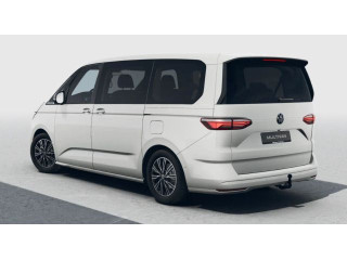 Fahrzeugbild eines Volkswagen T7 Multivan in weiß.