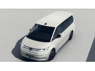 Fahrzeugbild eines Volkswagen T7 Multivan in weiß.