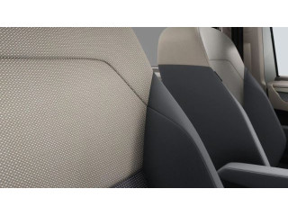 Fahrzeugbild eines Volkswagen T7 Multivan in weiß.