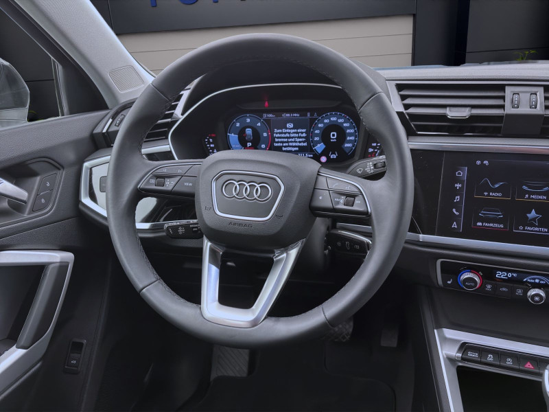 Bild 11: Audi Q3 Sportback 40 TDI Q STDHZG NAVI LED SITZHZG
