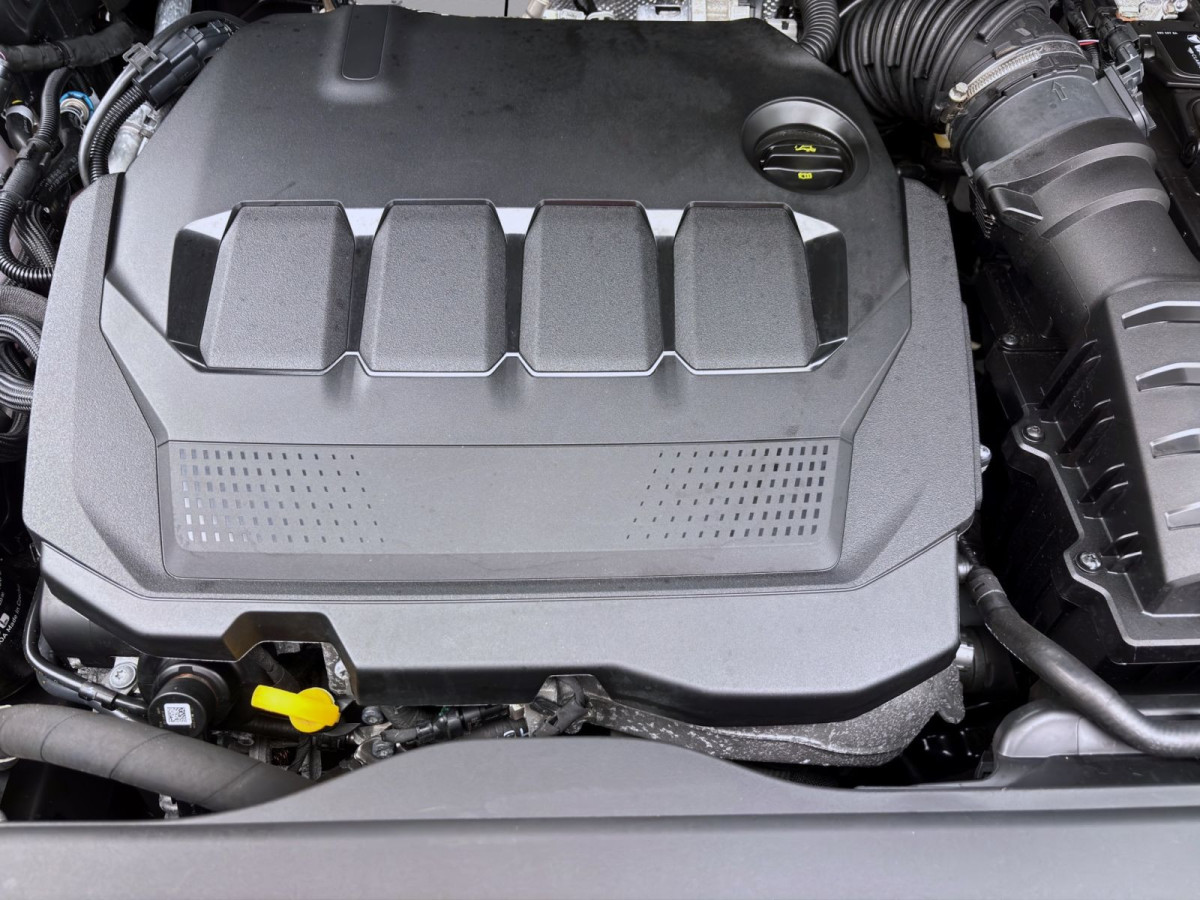 Thumb 18: Audi Q3 Sportback 40 TDI Q STDHZG NAVI LED SITZHZG