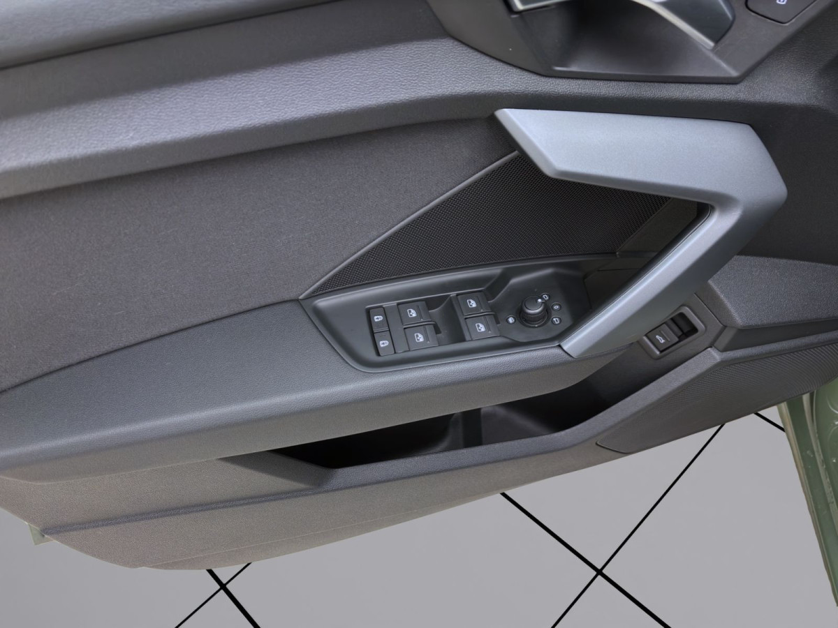 Thumb 9: Audi A3 Limousine 30 TFSI NAVI+ KAMERA SITZHZG PDC KLIMA