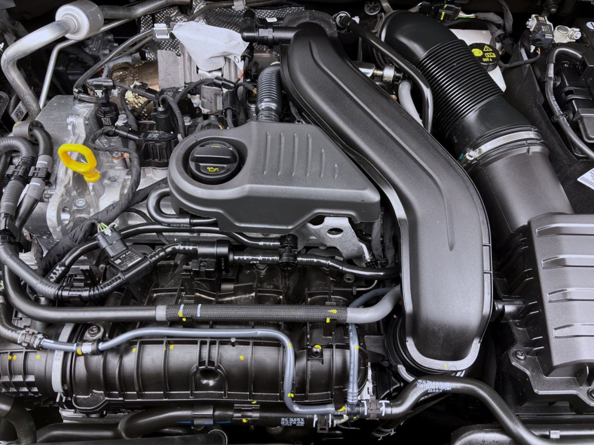 Thumb 17: Škoda Fabia Monte Carlo 1,5 TSI 110 kW 7-Gang- MONTE CARLO DSG 18" pACC NAV KAM ASSISTENZ&PARKEN+