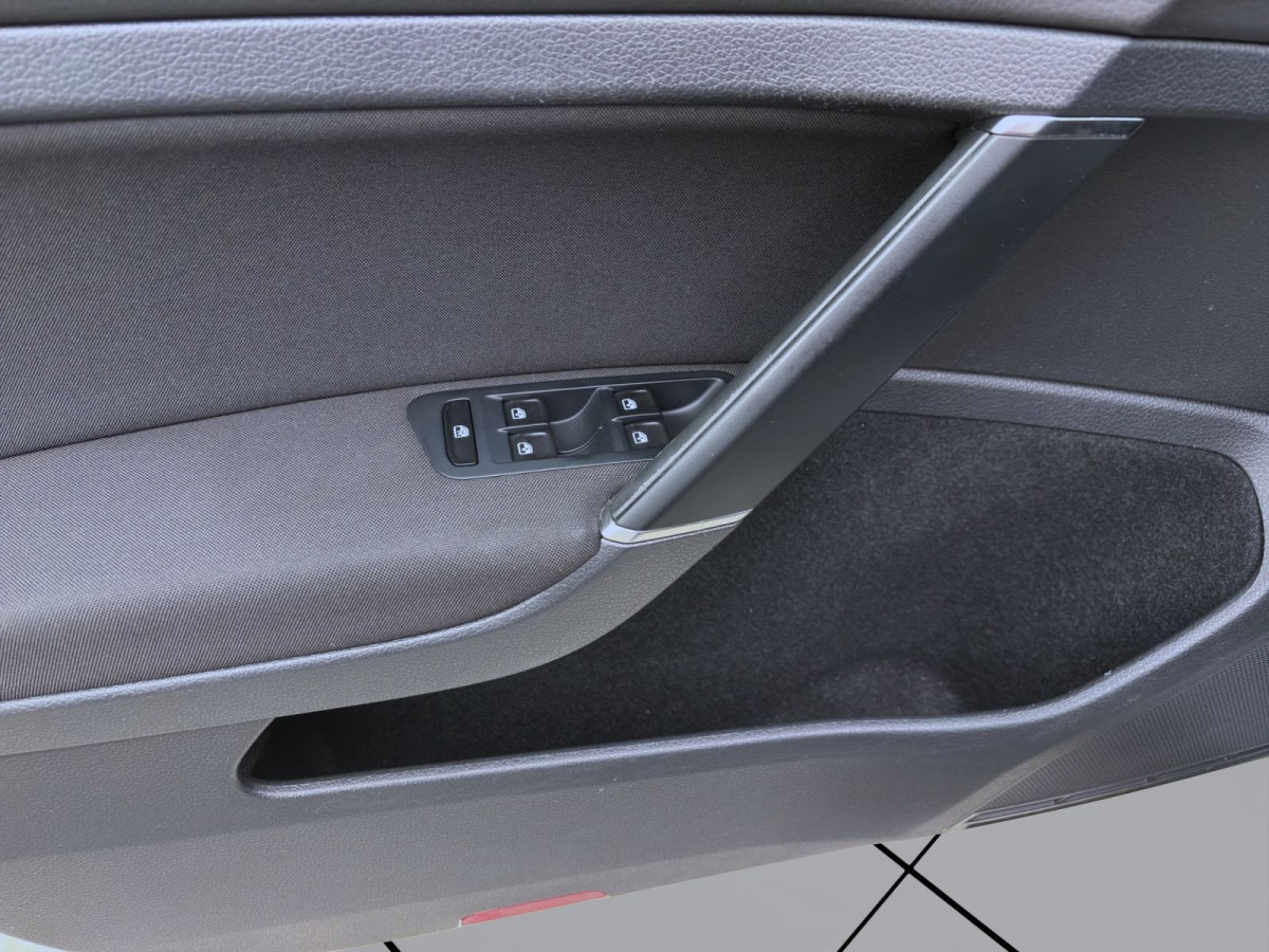 Thumb 9: Volkswagen Golf Variant 1.0 TSI SOUND NAVI PDC ACC SITZHZG