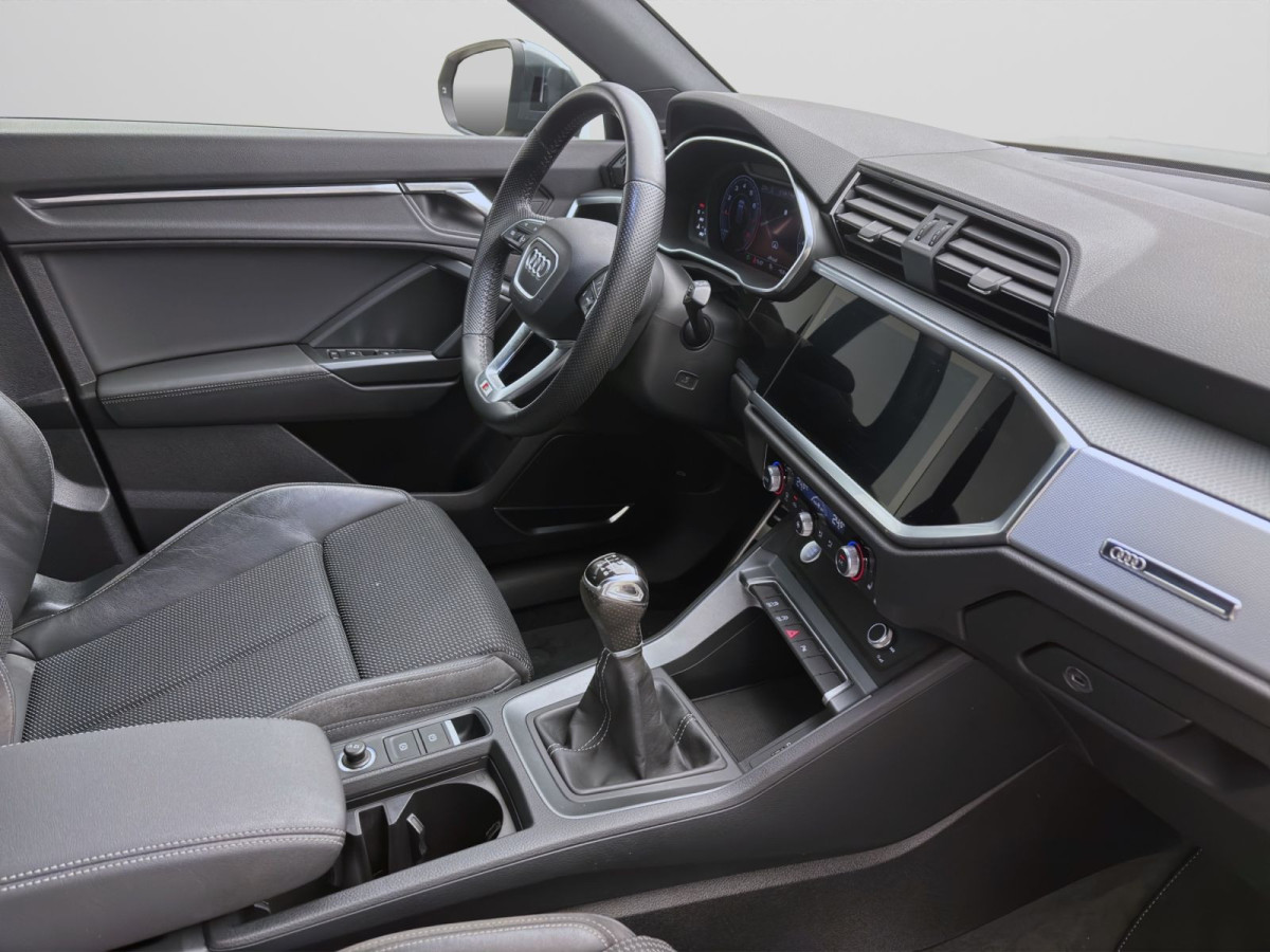 Thumb 16: Audi Q3 35 TFSI S LINE NAVI+ PDC SITZHZG KAMERA