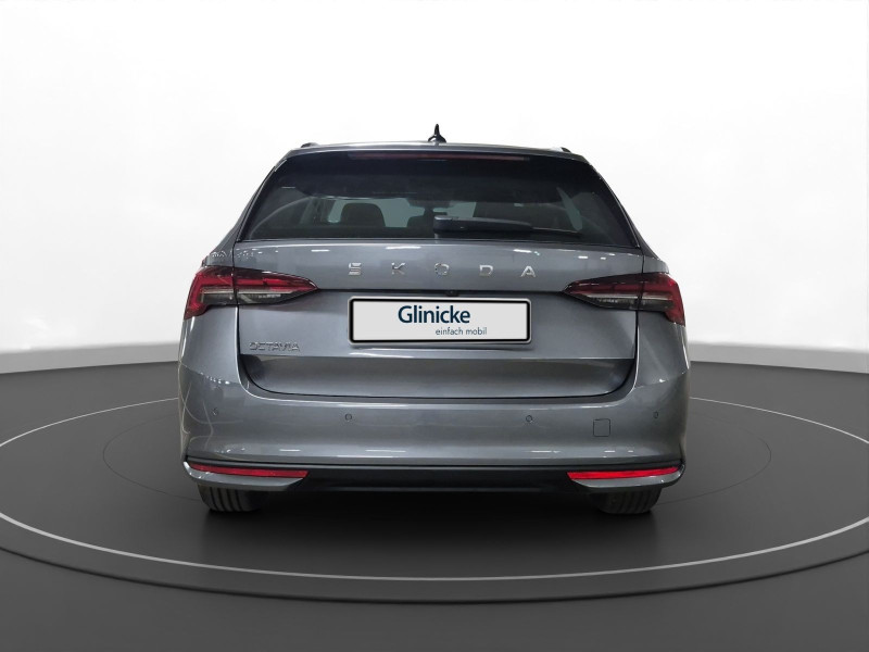 &Scaron;koda - Octavia