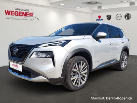 Automodell: X-Trail in der Farbe silber