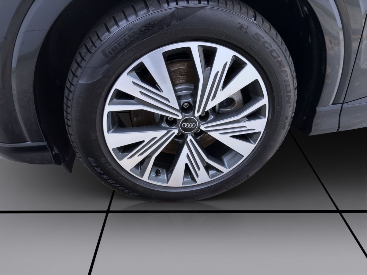 Thumb 7: Audi Q4 e-tron 55 Q AHK NAVIKAMERA LED SITZHZG