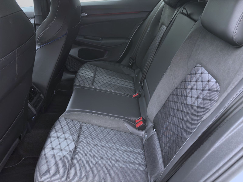 Bild 14: Volkswagen Golf 1.5 eTSI DSG R-LINE NAVI ACC HuD LED