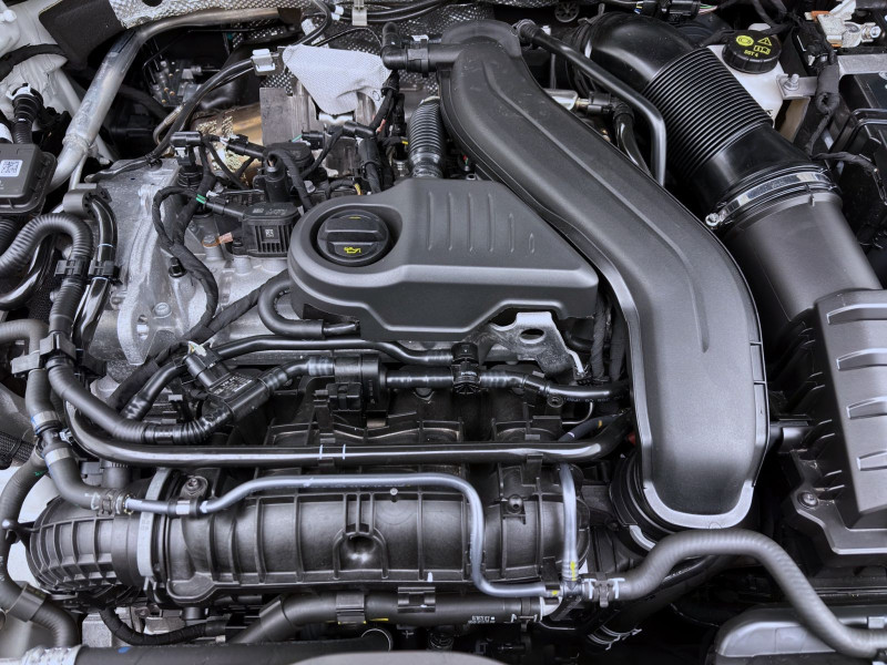 Bild 17: Volkswagen Golf 1.5 eTSI DSG R-LINE NAVI ACC HuD LED