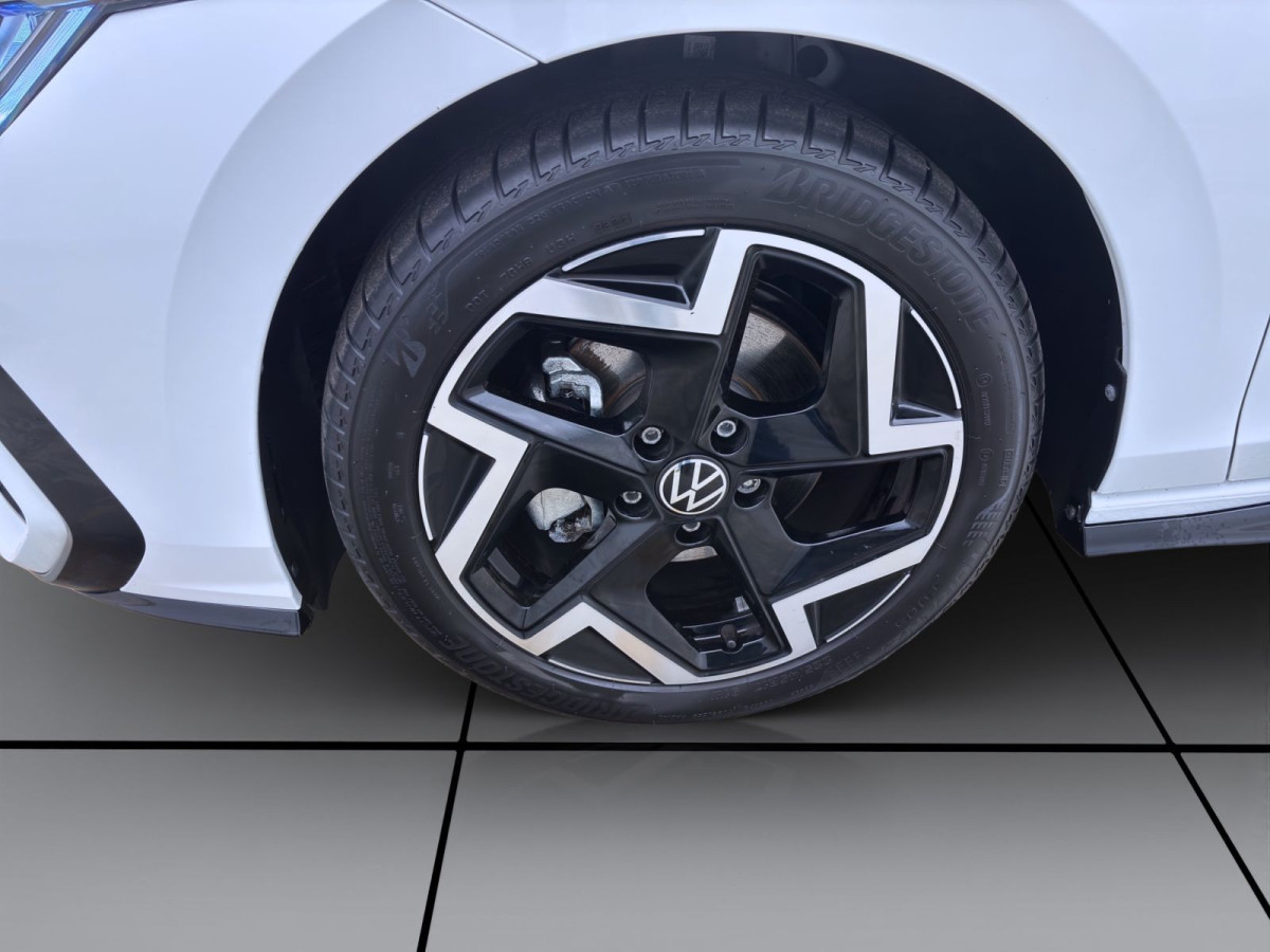Thumb 7: Volkswagen Golf 1.5 eTSI DSG R-LINE NAVI ACC HuD LED