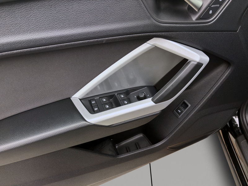 Bild 9: Audi Q3 Sportback 35 TDI NAVI+ KAMERA AHK PDC LM18