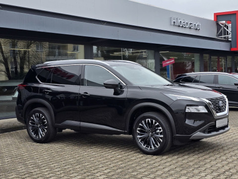 Automodell: X-Trail in der Farbe schwarz