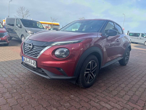 Automodell: Juke in der Farbe rot