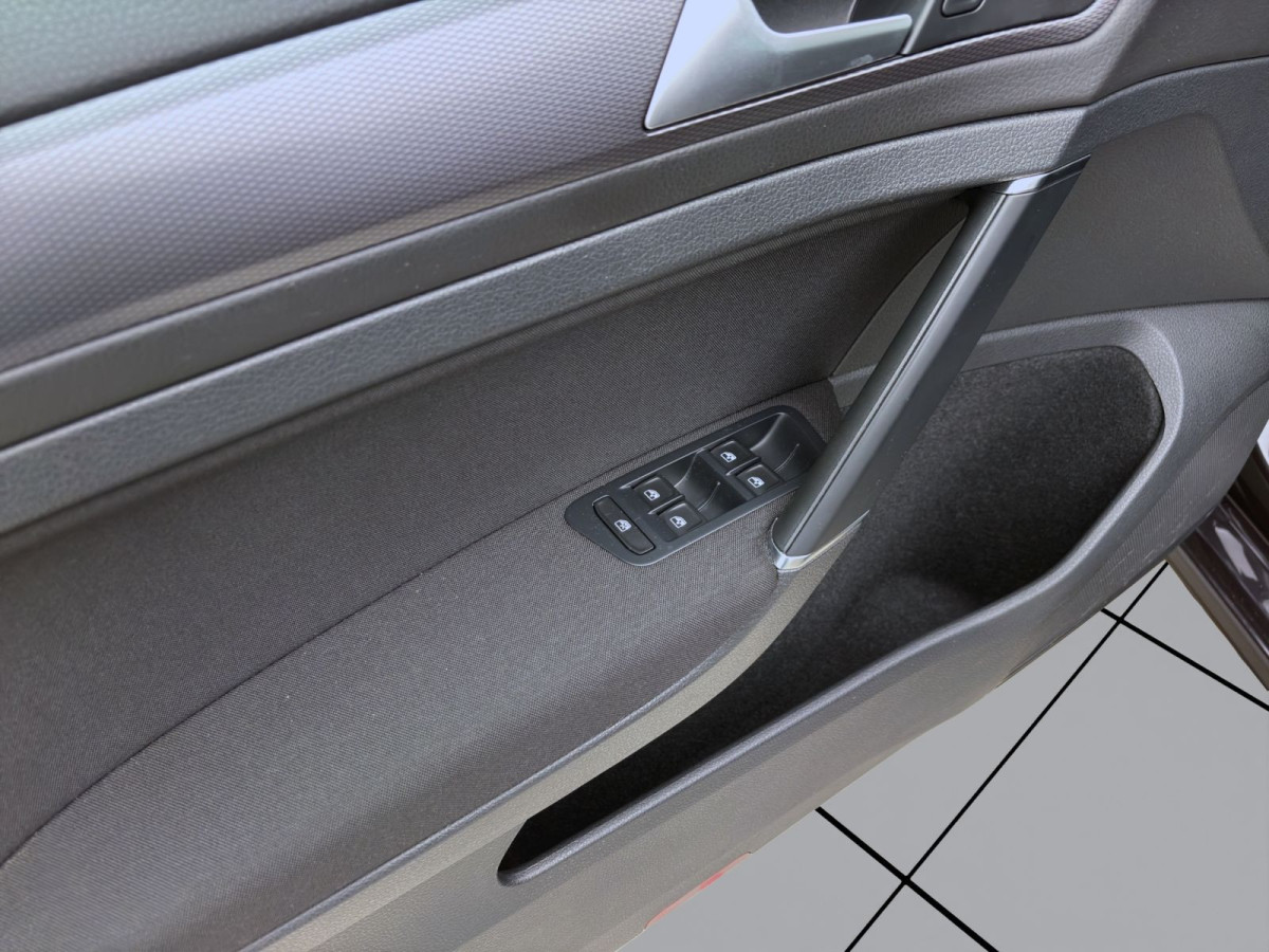 Thumb 9: Volkswagen Golf 1.4 TSI LOUNGE NAVI KLIMA SITZHZG PDC