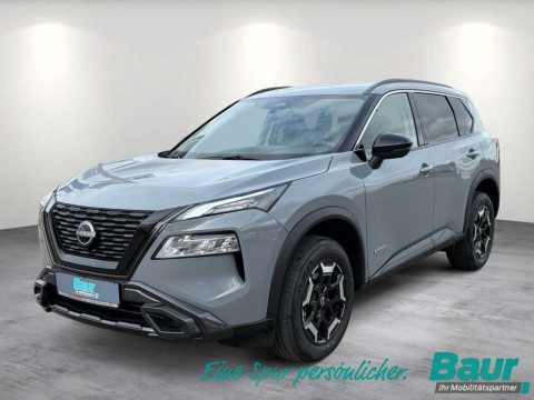 Automodell: X-Trail in der Farbe grau