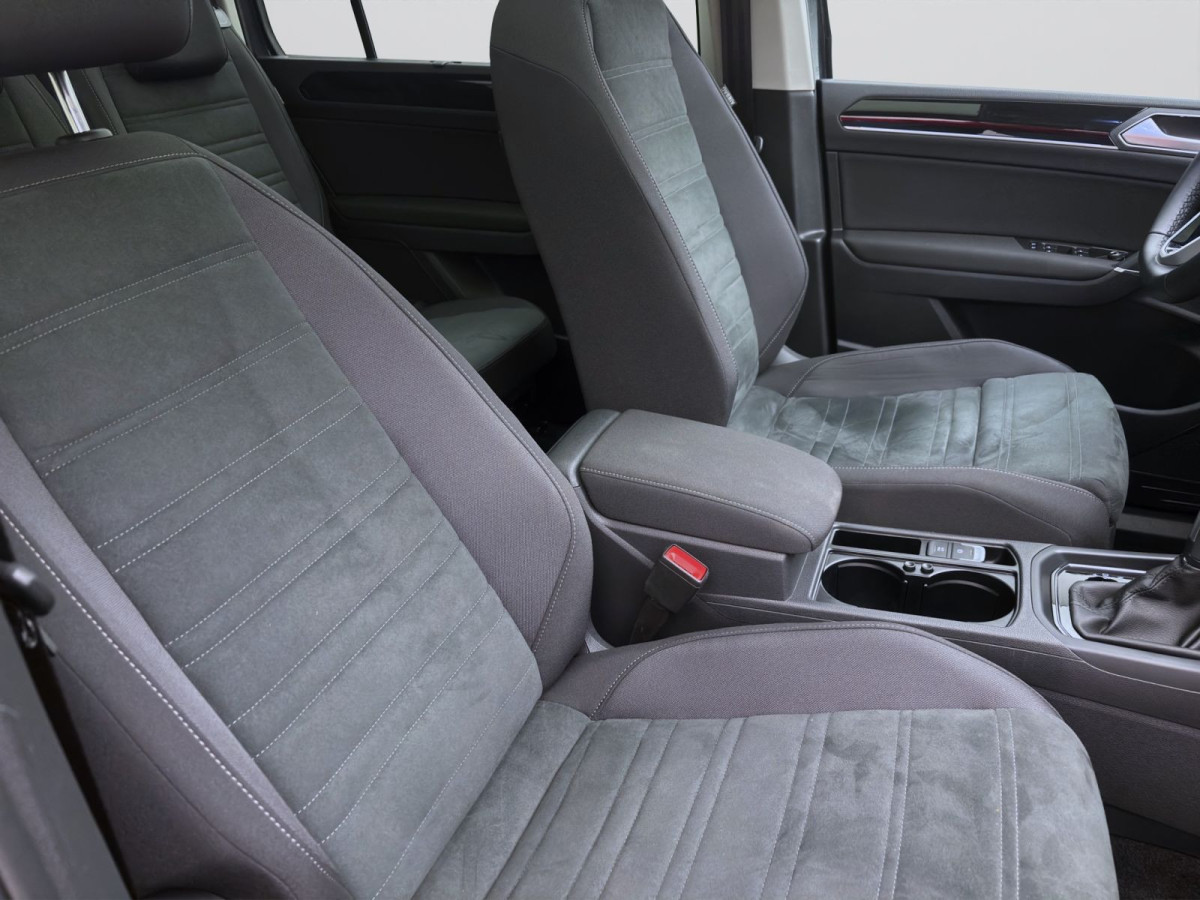 Thumb 15: Volkswagen Touran 2.0 TDI DSG HIGHLINE STDHZG AHK PANO NAVI